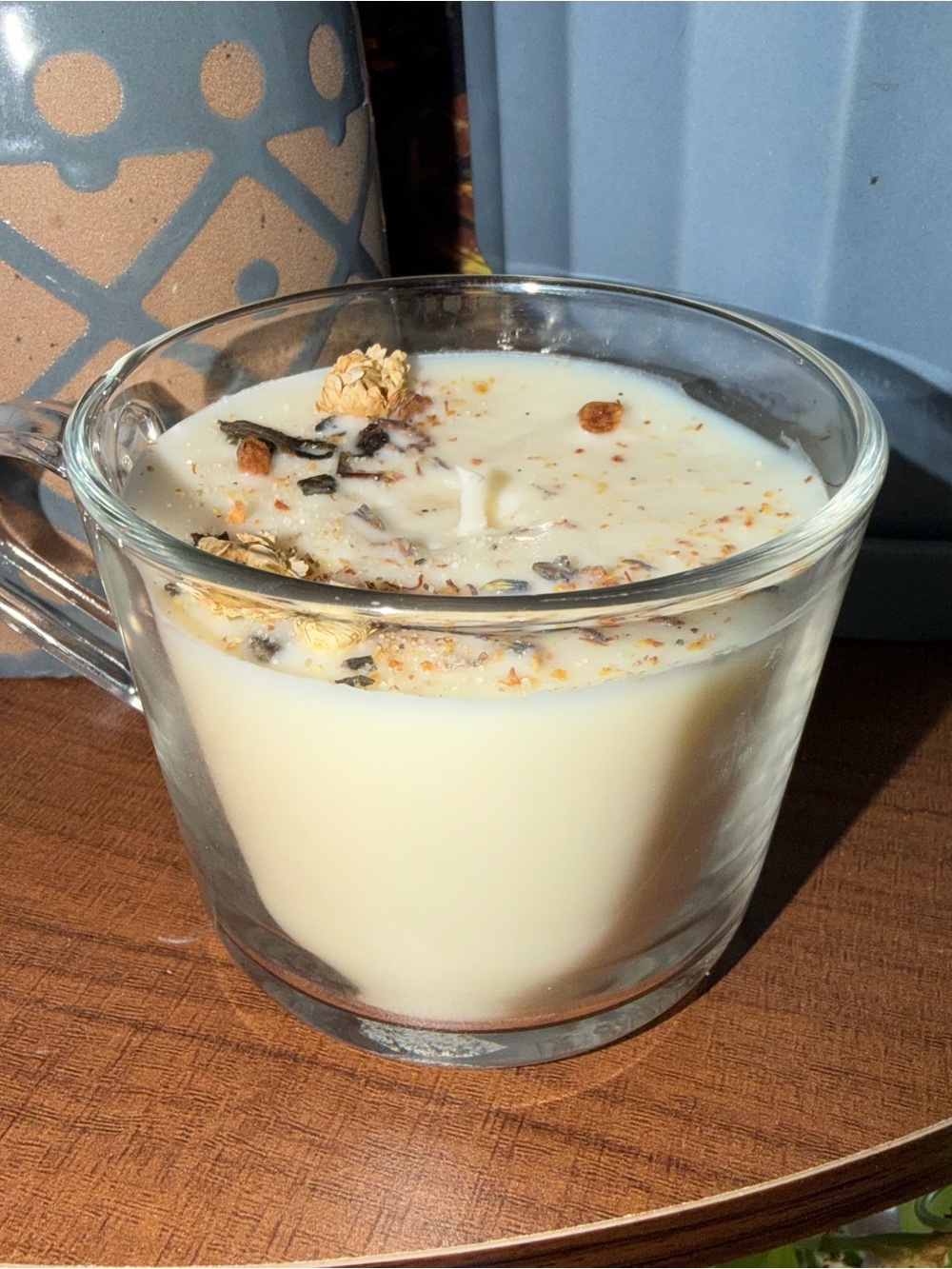 “A Walk in the Garden” 7 oz Handcrafted Candle - Picture 3 of 4